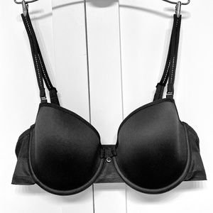 Brand new Chantelle T-shirt bra 34C